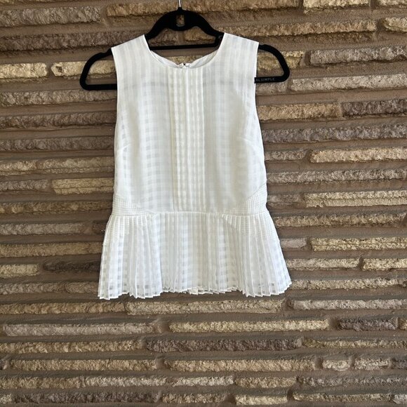 Banana Republic White Pleated Sleeveless Peplum Top Size 4 Petite - Picture 2 of 8